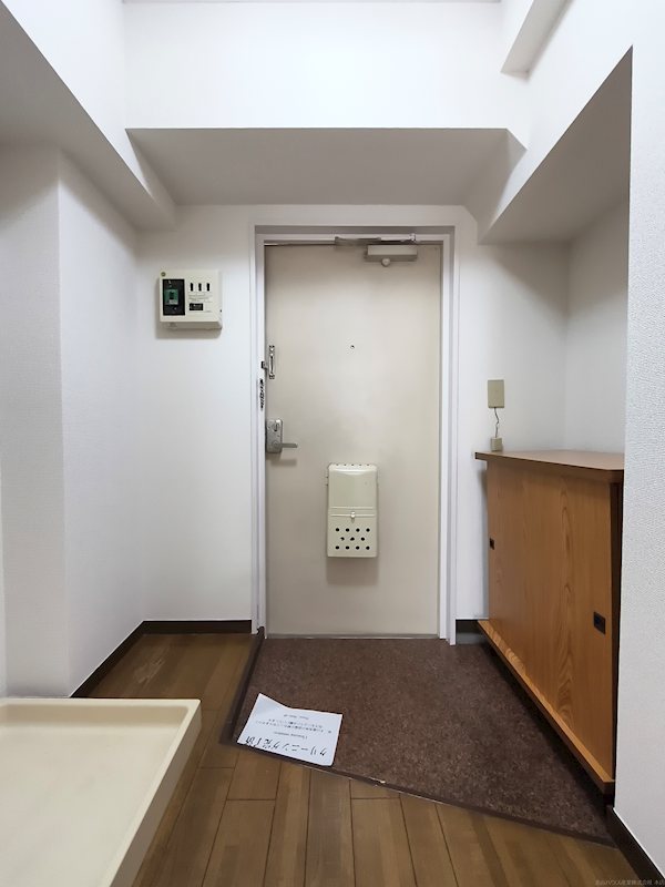メゾンクリザンテム 玄関