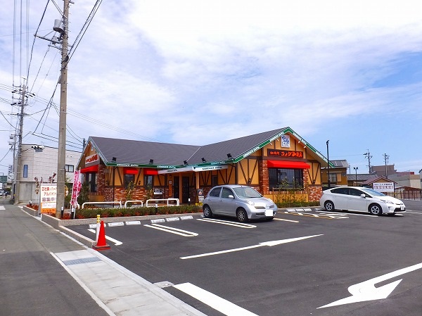 青木荘北側駐車場 レストラン
