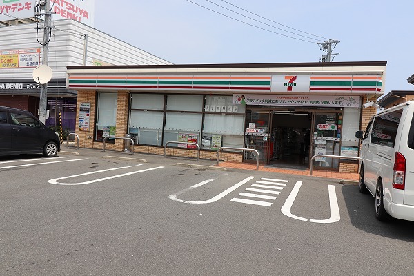 Surplus KAWATA コンビニ
