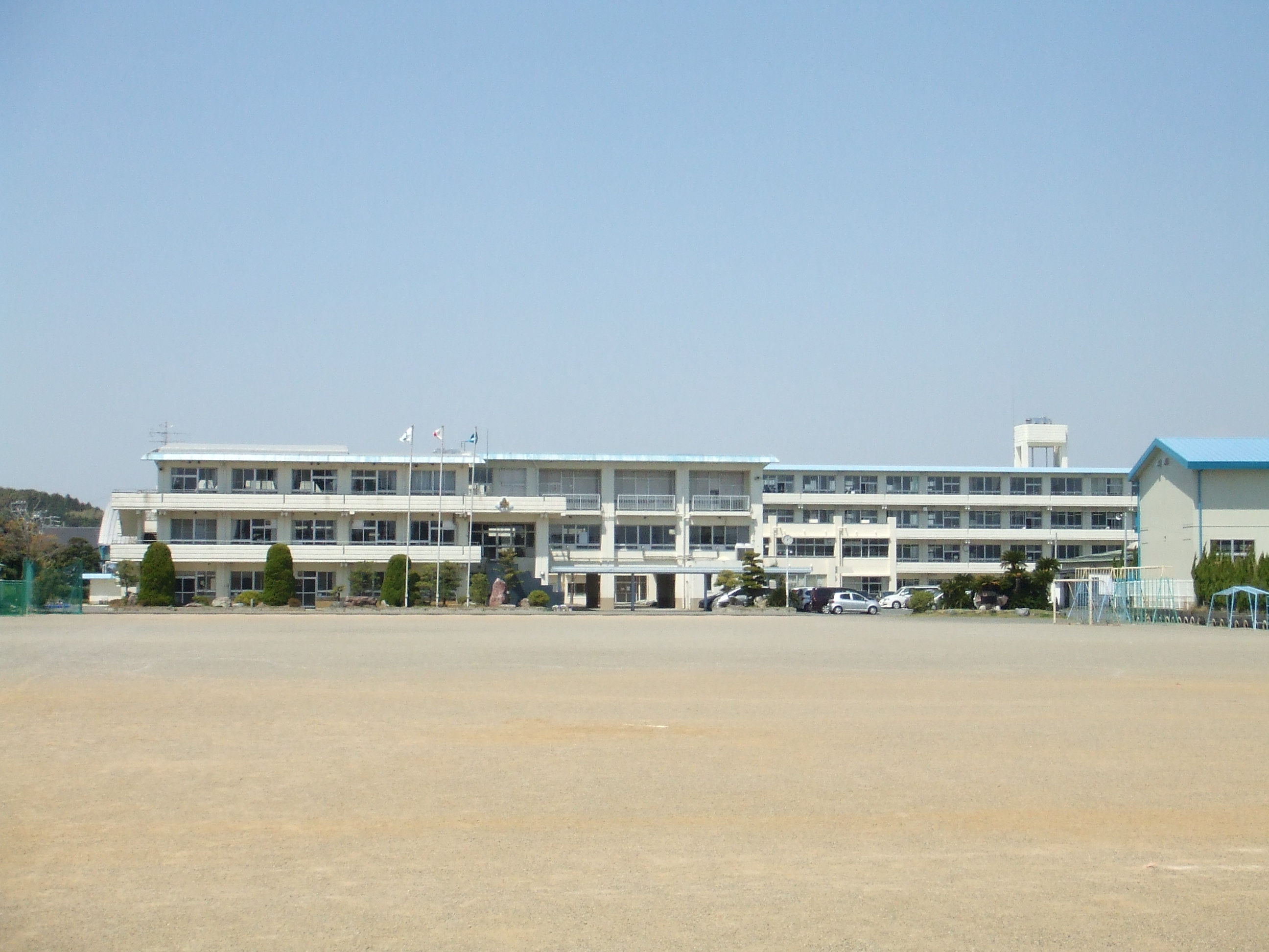 Surplus KAWATA 小学校