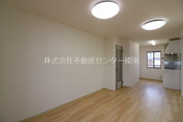 ヴィラ　オルテンシアB リビング