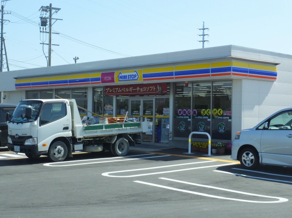 クレアーレ壱番館A コンビニ
