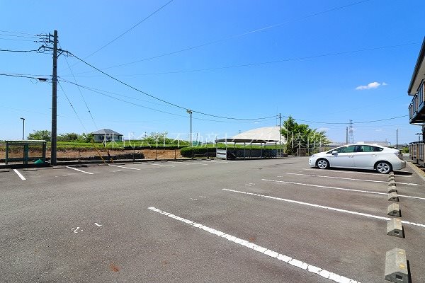 グリーン廣本 駐車場