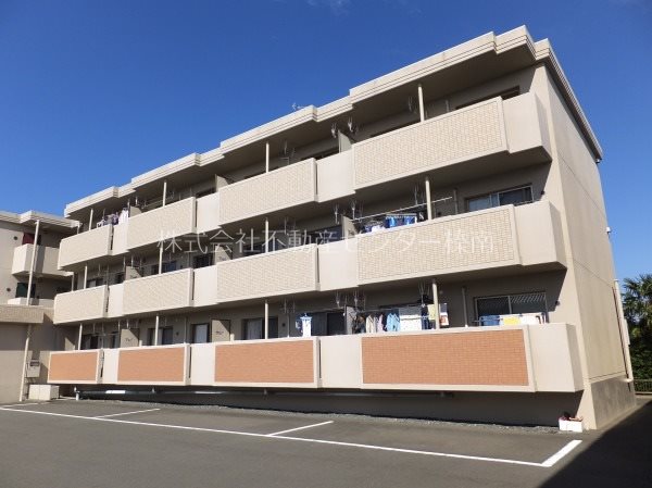 シャトレ牧之原(西棟) 外観