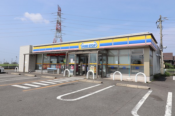 シャトレ牧之原 コンビニ