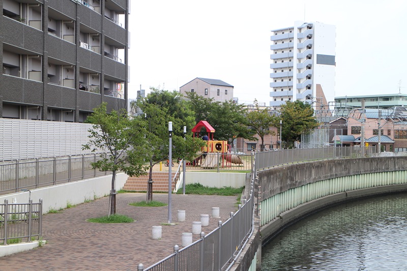 D-House放出 公園