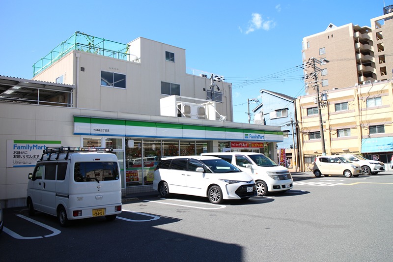 ハイツグランマーク コンビニ