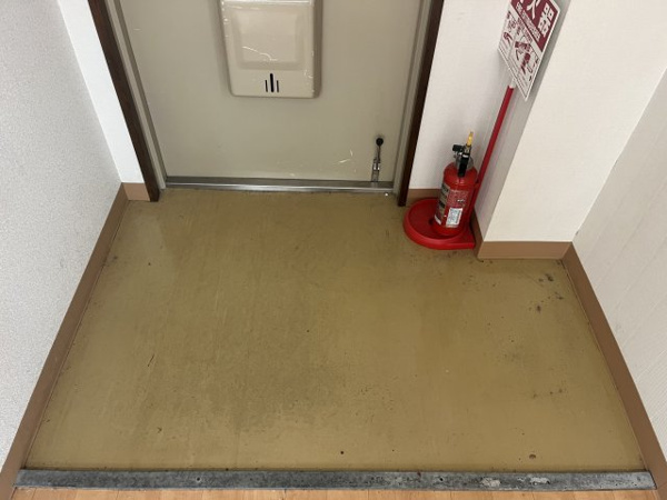 福ビル２ 玄関
