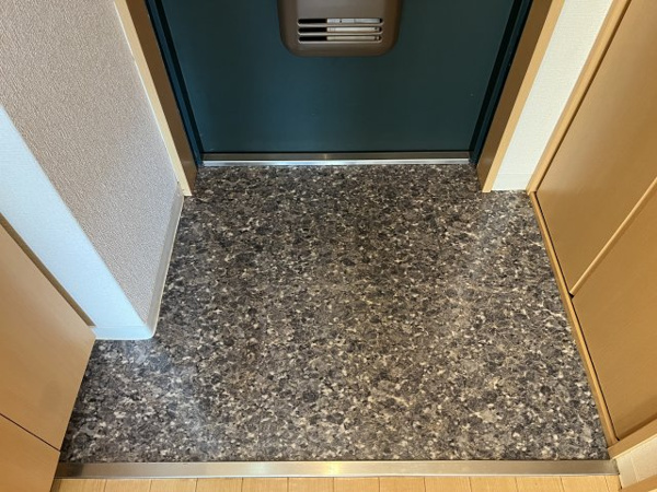 コータコート 玄関