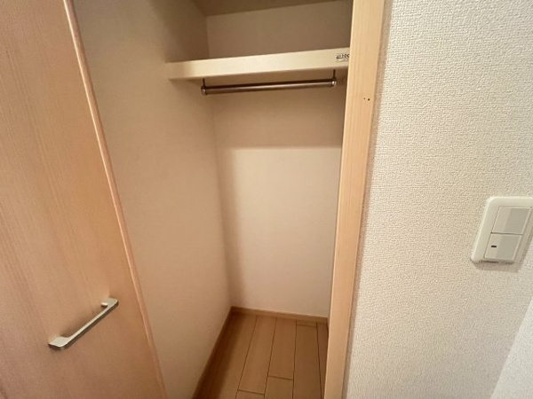 メゾンドファミーユ鶴見緑地公園 収納
