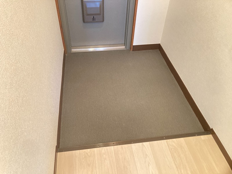 シャトー中村 玄関