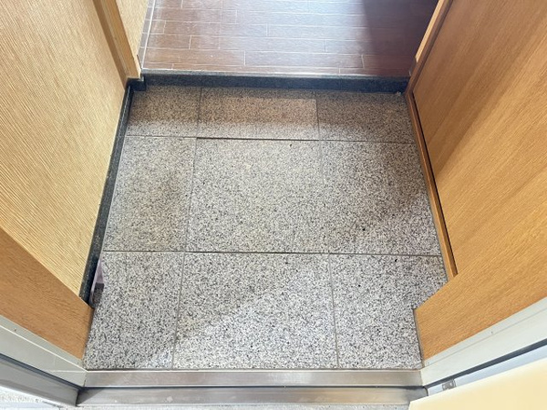 ラフィーネシャンブル 玄関