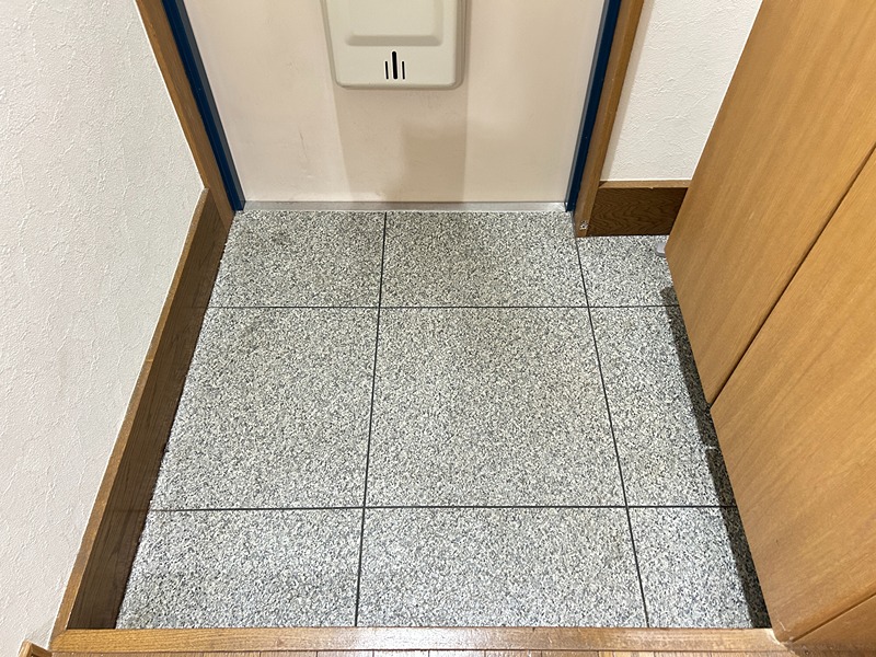 ファーティル諸口 玄関