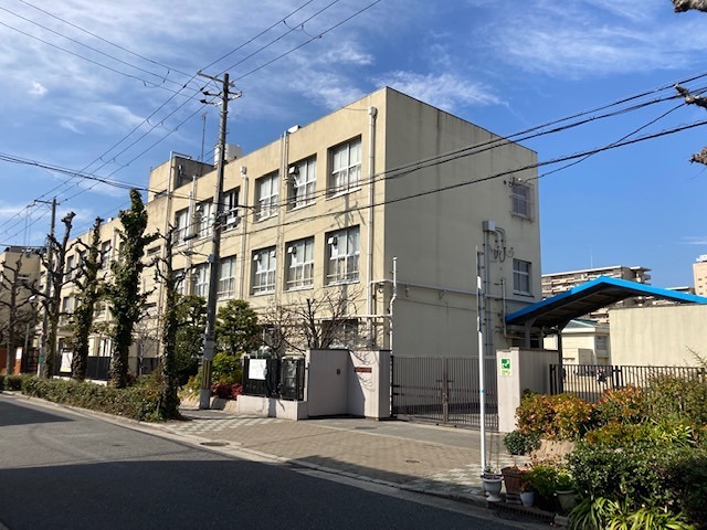 ファーティル諸口 小学校