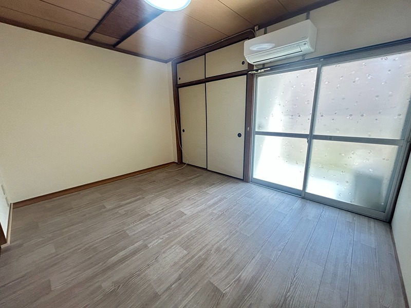 西山ハイツ ベッドルーム