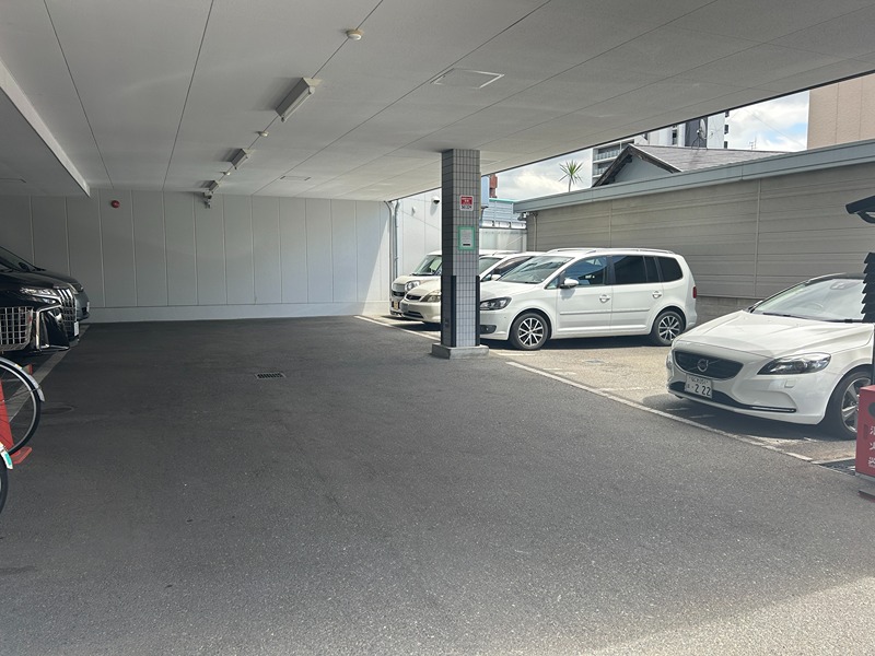 ラムール 駐車場