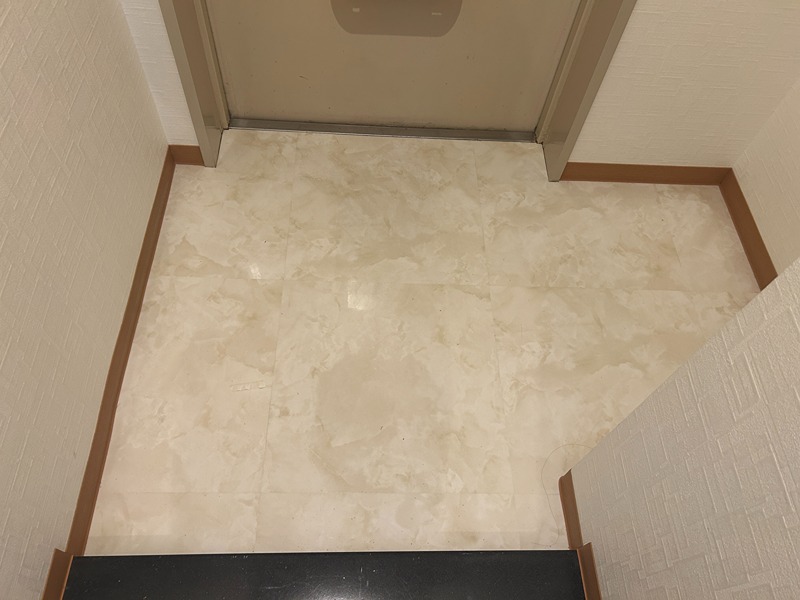 カサエスカーラ 玄関