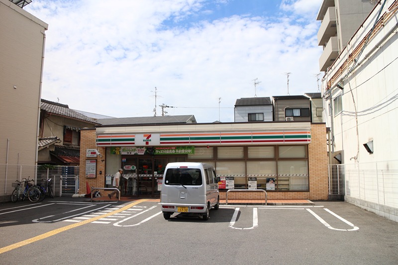 シャーメゾンエクロール コンビニ