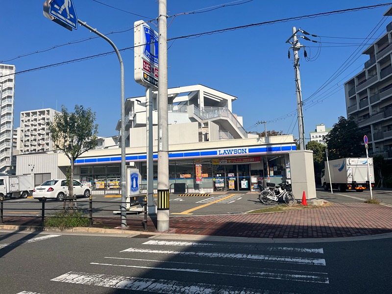 メゾンドファミーユ鶴見緑地公園 コンビニ
