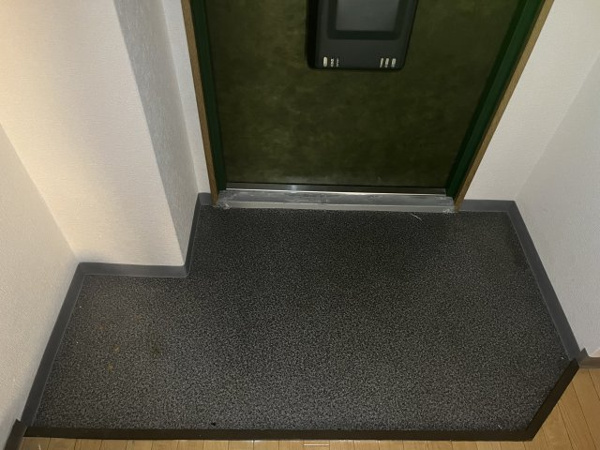 フローラ鶴見 玄関