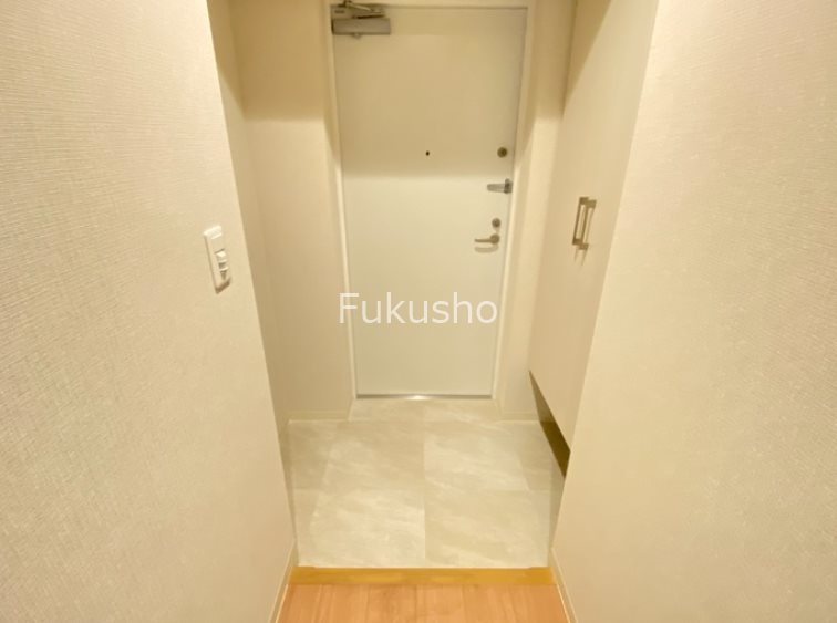 トレルーチェ横濱関内  玄関