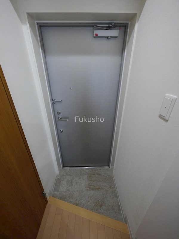 エフパークレジデンス横浜反町3261  玄関