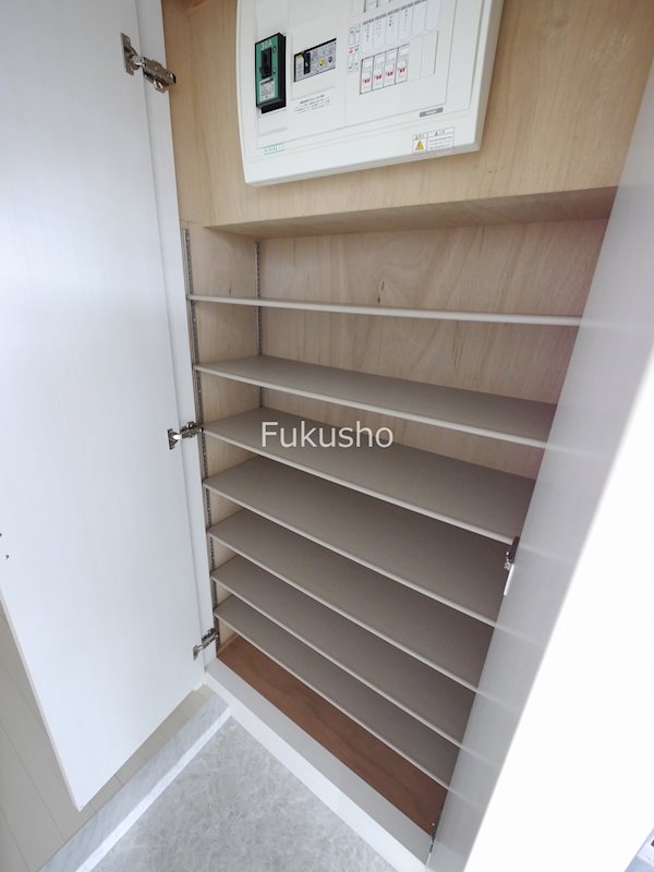 ピースフル  玄関