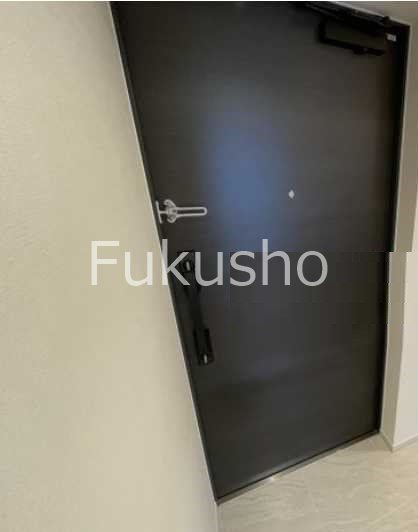 シティラックストベ  玄関