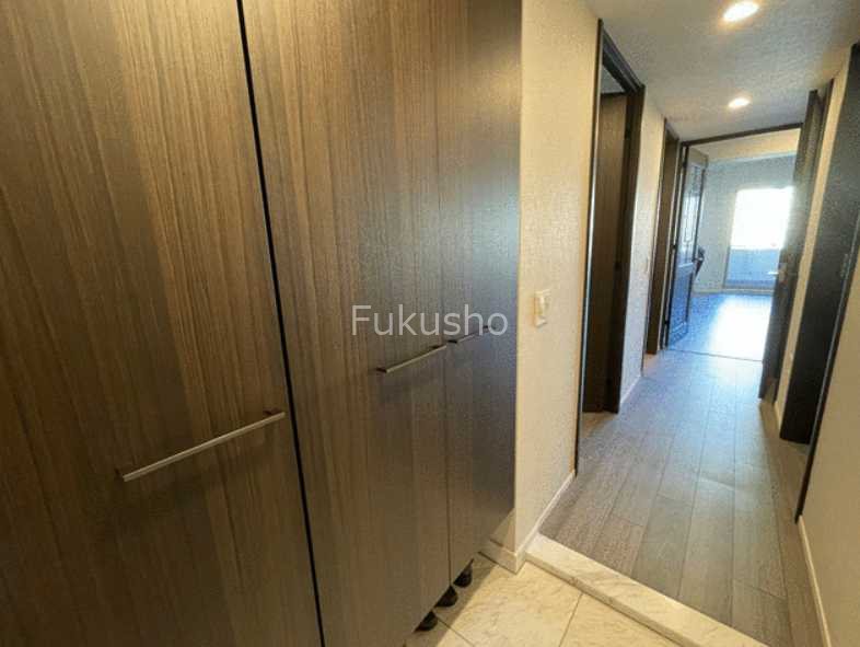 ヴェレーナ鶴見 玄関