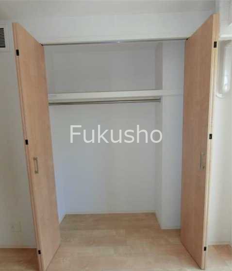 クレサール横中  収納