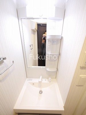 レーヴ横浜保土ケ谷フェルクルール  洗面所