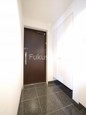 ロワール関内エナジス   玄関