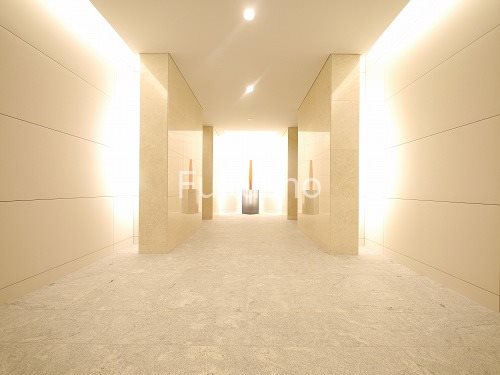 ザパークハビオ横浜東神奈川  エントランス