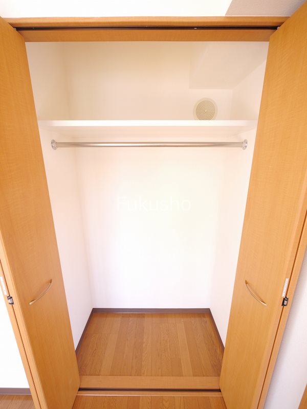 ルミエール妙蓮寺Ⅱ  収納