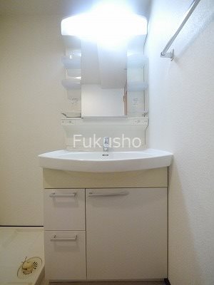 ルミエール妙蓮寺Ⅱ  洗面所