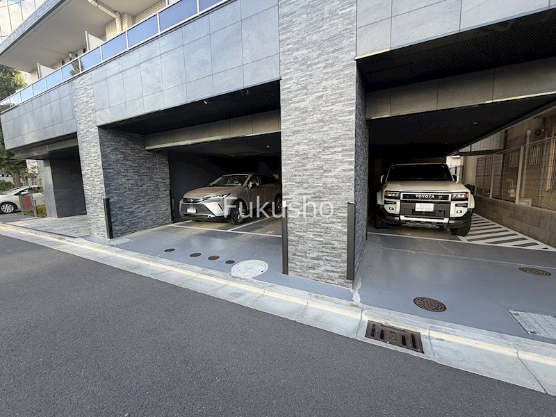 ガーラクレスタ川崎  駐車場