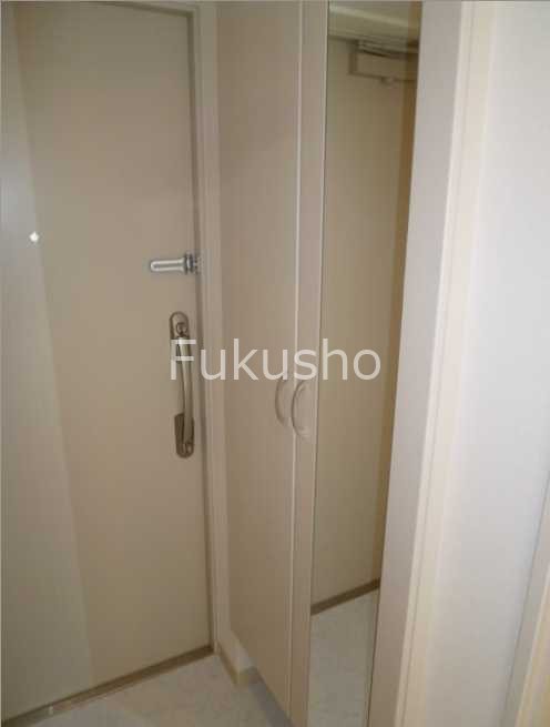 センプレフェリーチェ   玄関