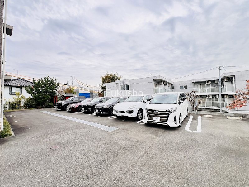 クレールケー   駐車場