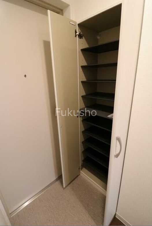 フェルクルールプレスト西横浜 玄関