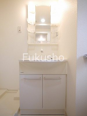 レグラス横浜西口   洗面所