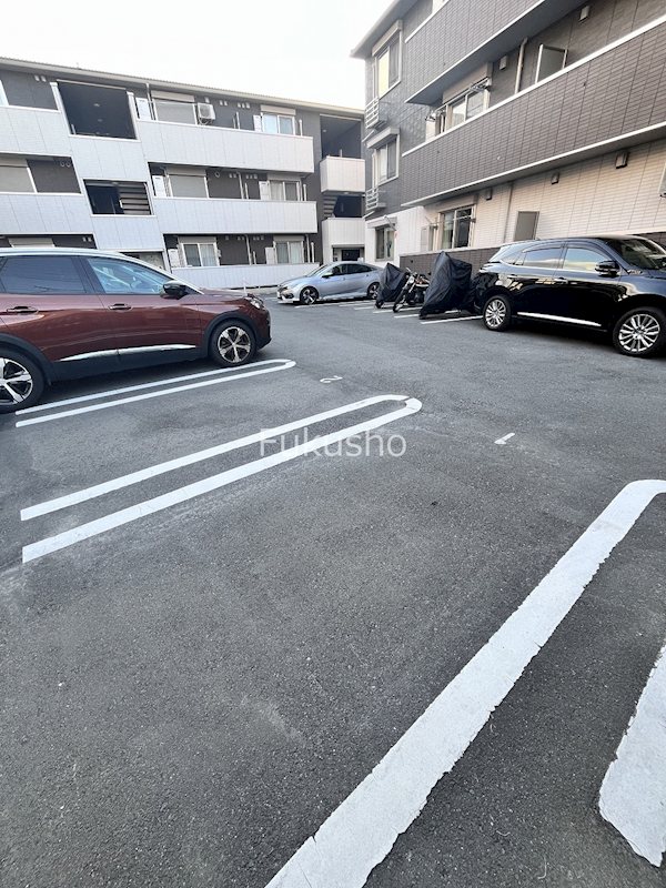 ヒラソル二俣川   駐車場