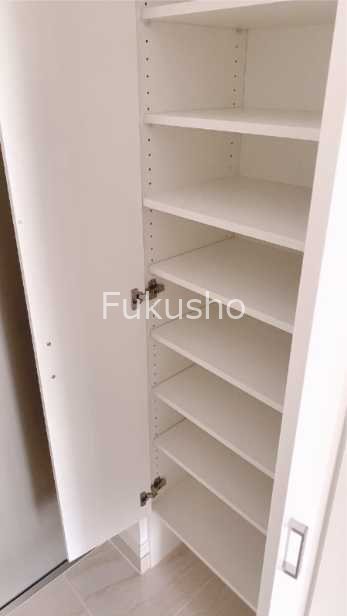 リヴシティ横濱ヒルサイドテラス  収納