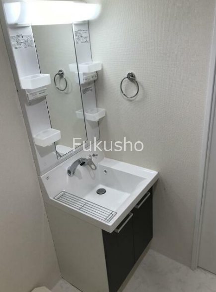ビーカーサ横浜天王町  洗面所