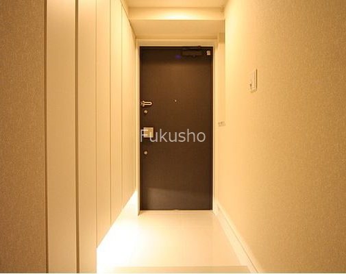 サンクタス横浜ミッド 玄関
