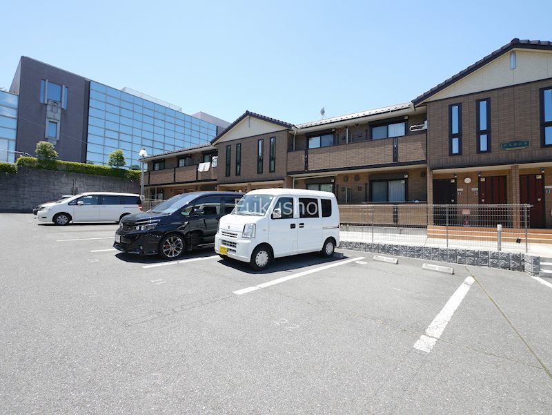 エミネンス  駐車場