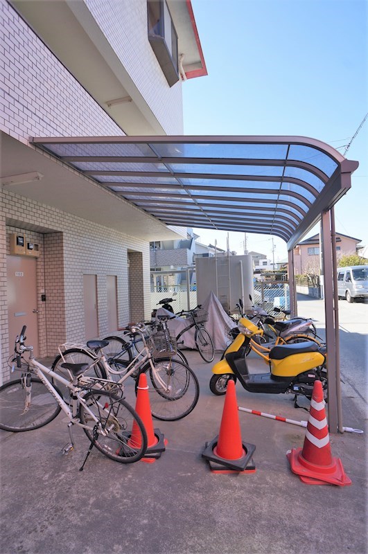 メゾンベルシャンブル 駐車場