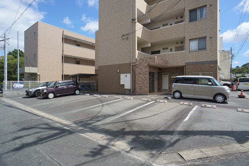 アムール住吉 駐車場