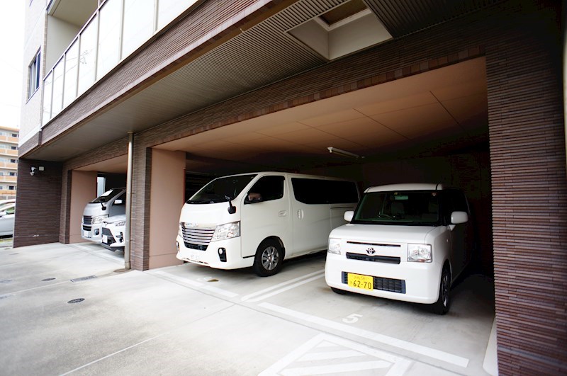 アルベルゴ三松館 駐車場