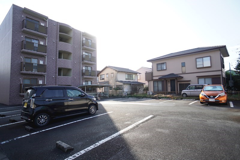プラセール 駐車場