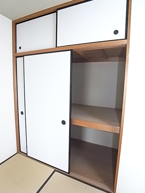 リヴェールセントラルハイツ 収納